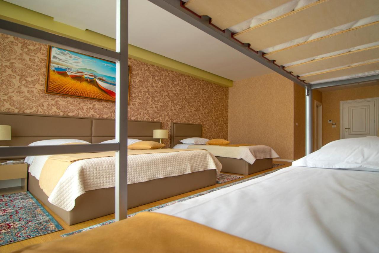 Nbt Hotel Reps Kukes Eksteriør bilde